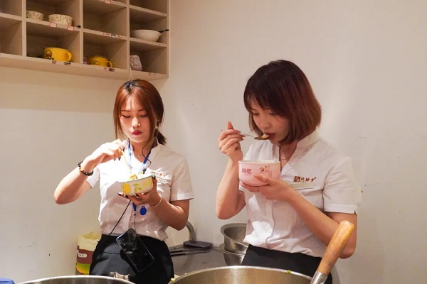 98年出生在殷汇，北漂一年多，玖静堂让我选择了留在家乡池州