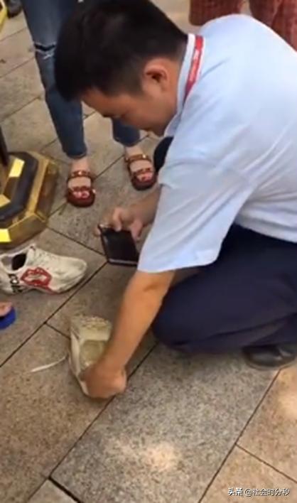 逛街被车压到脚女子要求赔偿7000元的GUCCI鞋保险公司犯了难