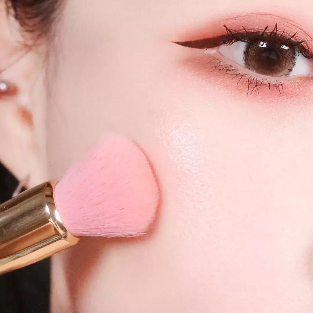 夏天大牌彩妆推荐哪款好用,这个夏天你不可错过的彩妆