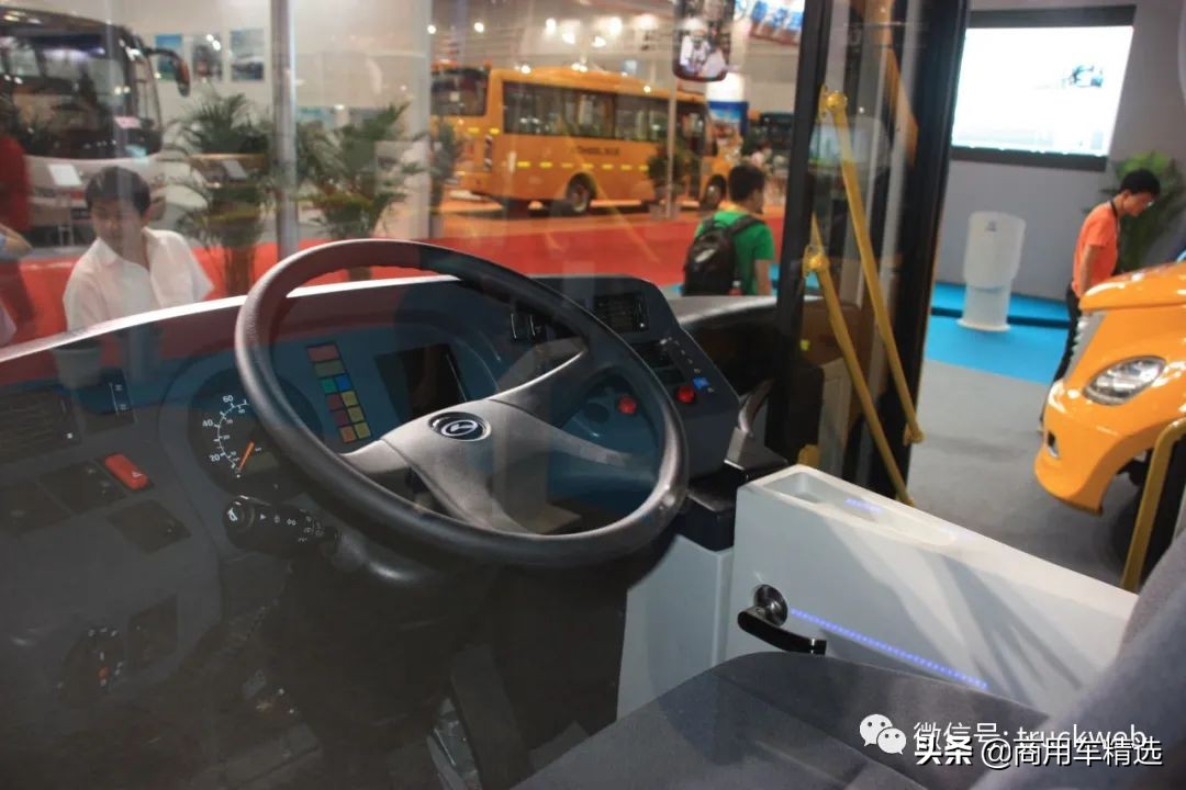 厦门金龙50座纯电动客车报价,最新款厦门金龙11米客车