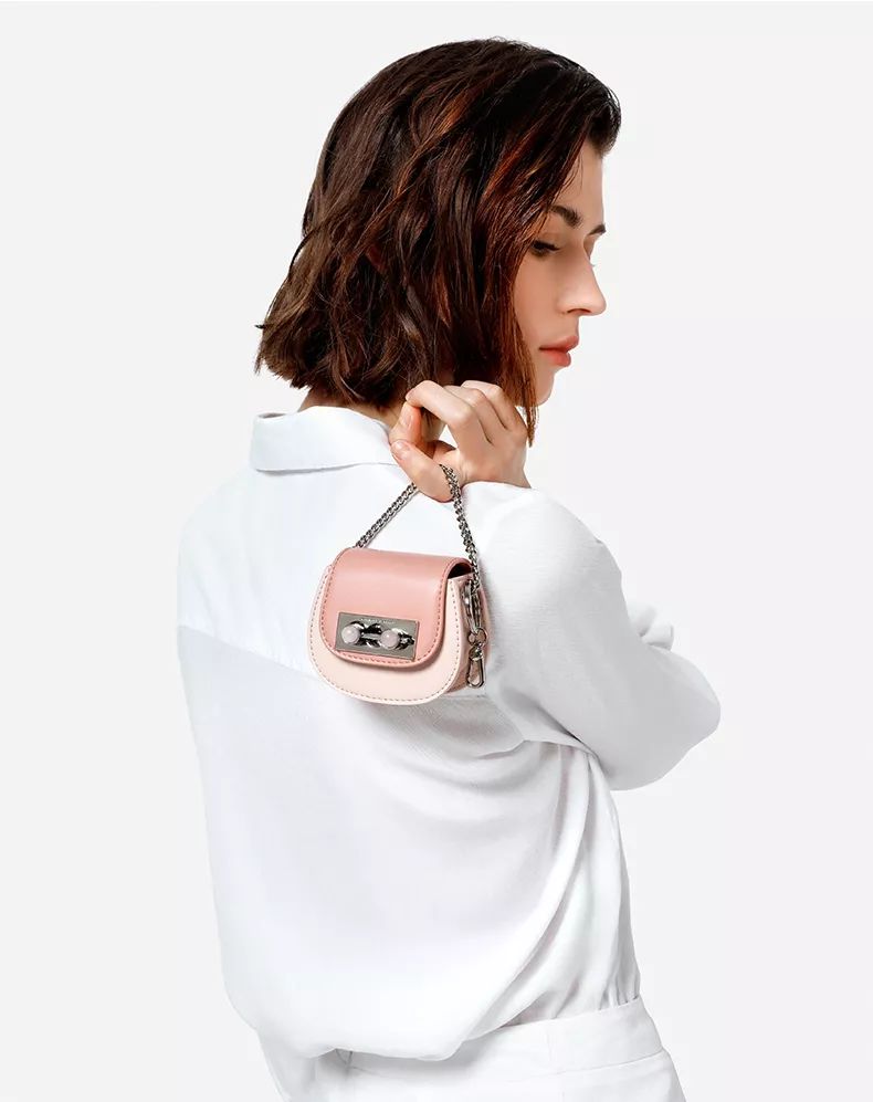 小ck2019简约小方包包,小ck哪款包包好看火爆