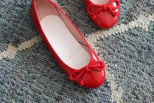 小个子穿什么高跟鞋显高冬天,高跟鞋小个子显高