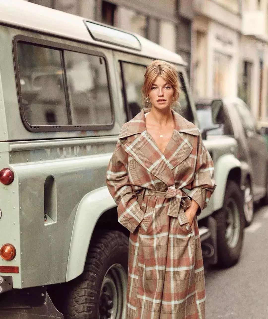 微胖女生怎样穿搭显瘦,微胖女生怎么穿搭显瘦好看又惊艳