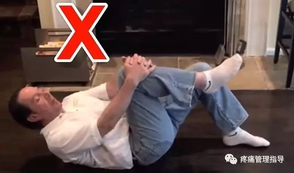 72岁老人腰疼还有骨刺该怎么治疗,老年人骨刺疼痛怎么治疗