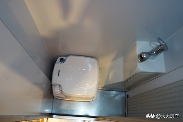 东风御风亲民b型自动挡房车价格,2019年长轴东风御风b型房车尺寸