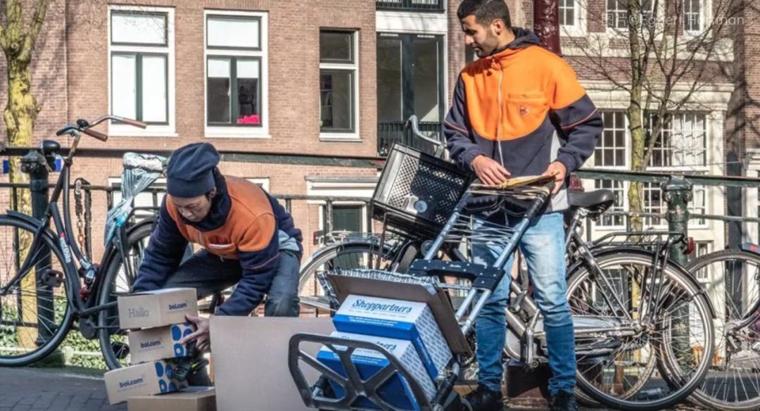 荷兰快递不堪重负？Blokker商店4000店员自行送货