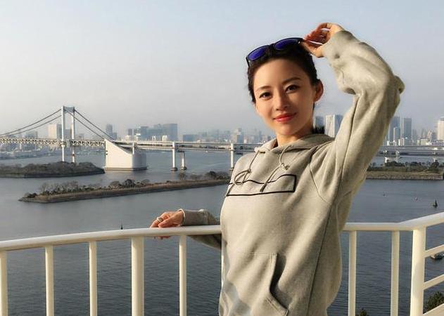 台球冻龄女神颜值巅峰,台球冻龄女神