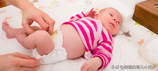 宝宝吃头孢红屁屁腹泻,婴儿吃ad后腹泻红屁屁