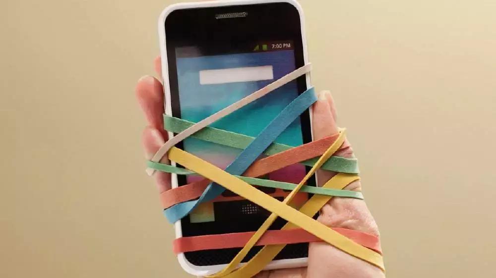 测评|天天摸,时时看,跟着我们选一款安全又耐用的手机保护套