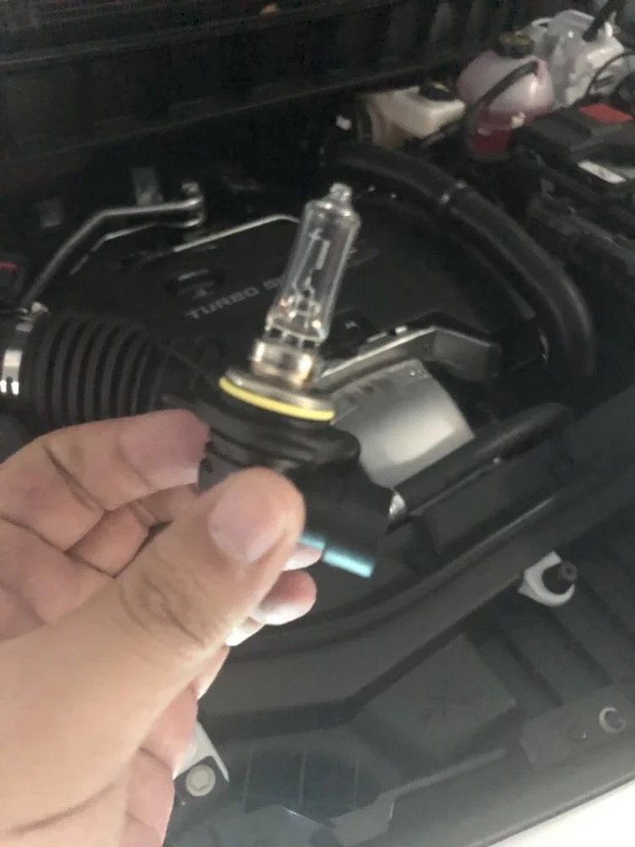 凯迪拉克xt5换led大灯教程,凯迪拉克xt525t豪华版改装