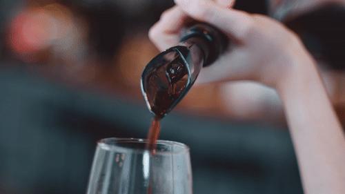 喝红酒醒酒好慢,春节一定用到的开红酒妙招