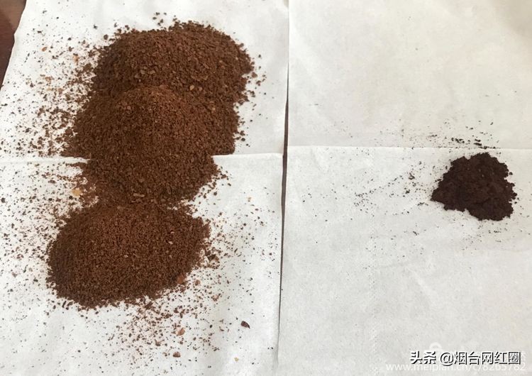 喜欢咖啡，因为那种独特的色香味。色泽凝重，透着忧郁和冷寂