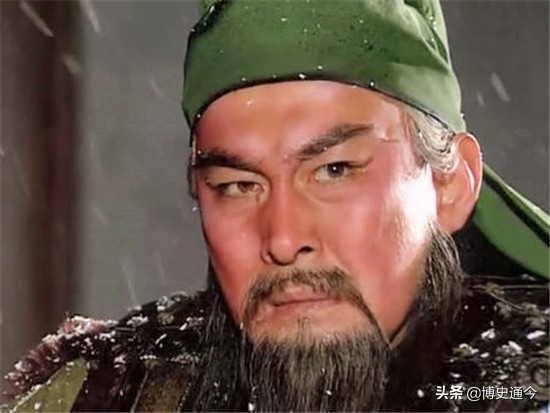 贵州古墓出土偃月刀,重量十分诡异,学者:影响了关羽的形象