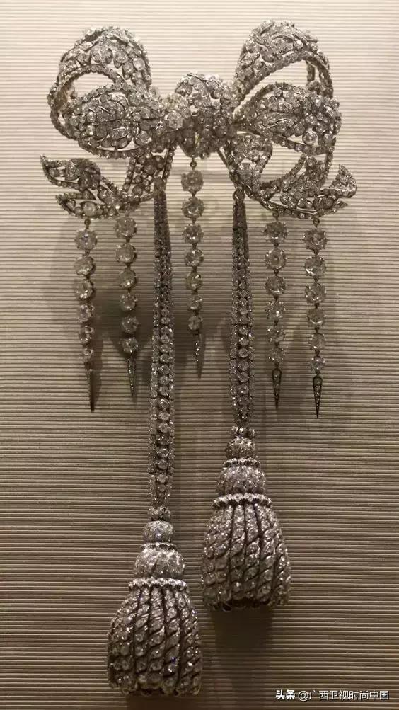 别小看一枚小胸针，透露着你的品位和故事……