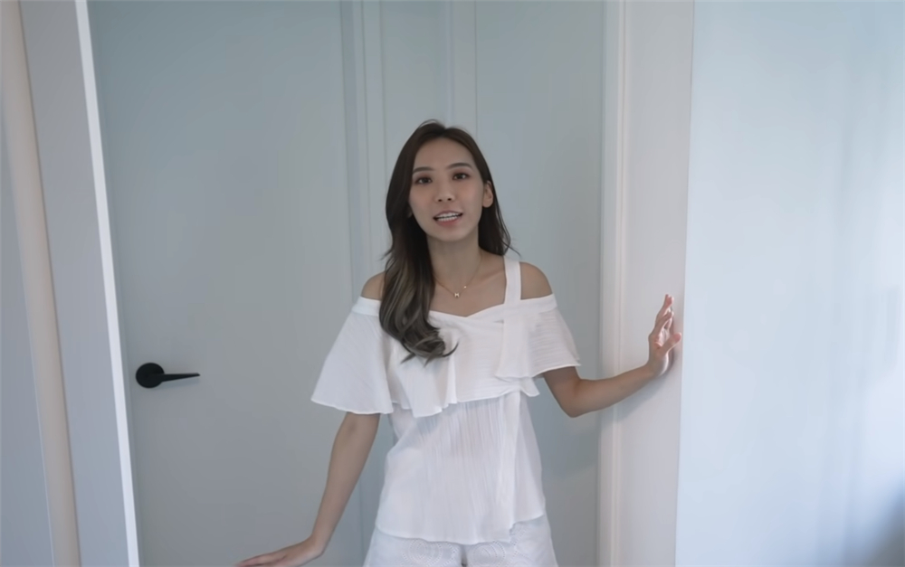 女孩在香港的4平方蜗居生活,香港330平别墅独居