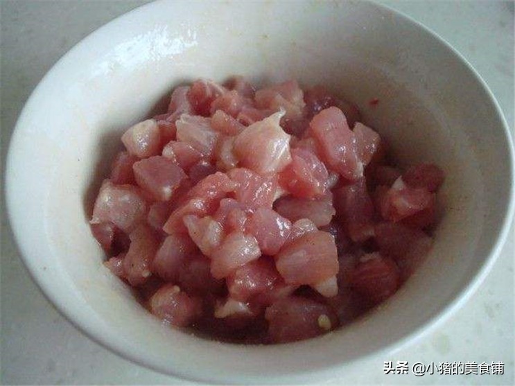 为什么自己做出来的炸酱面有点酸,这才是正宗做炸酱面的正确方法