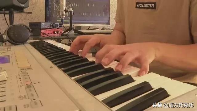 白衣礼赞致敬最美逆行者,致敬逆行者礼赞劳动者