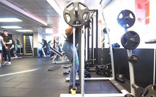 深蹲好处很多，如果每天坚持深蹲，这3点好处会不知不觉出现