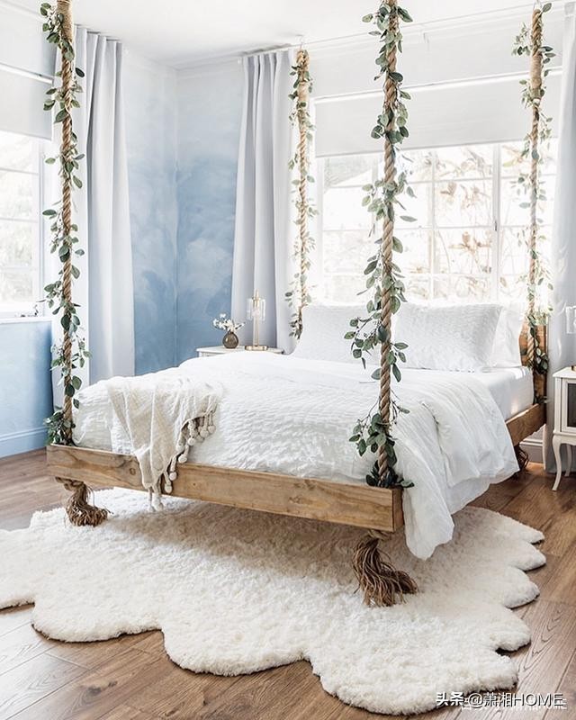 房间改造有双人两层床,家里的小床改造成现代小别墅