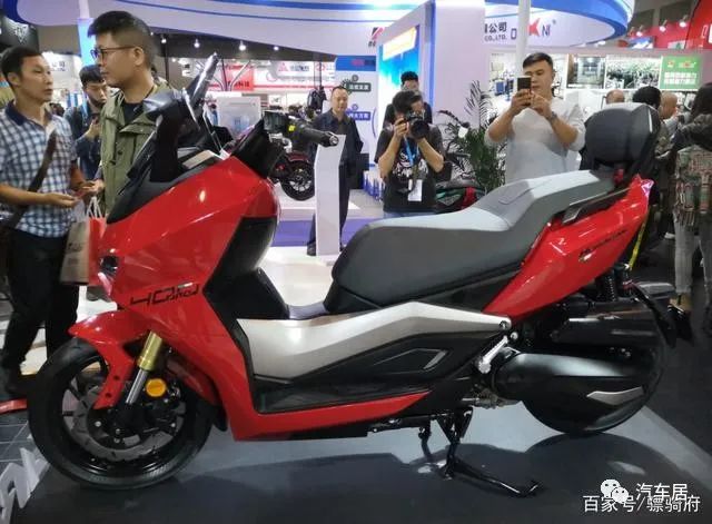 台荣300探路者和光阳赛艇250,台荣探路者300踏板摩托车配置