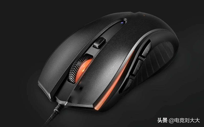 韦神给粉丝看职业选手dpi,韦神深夜谈论降dpi