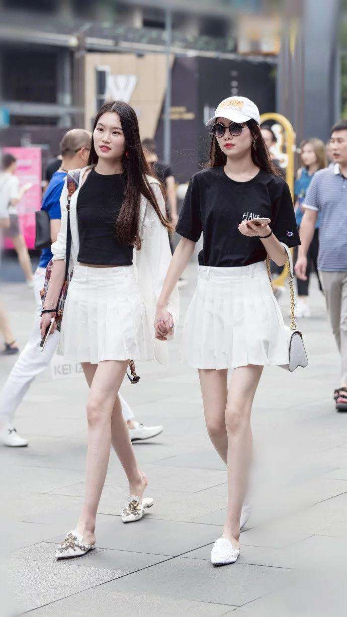 早春百褶裙穿得好，让你轻松应对所有场合