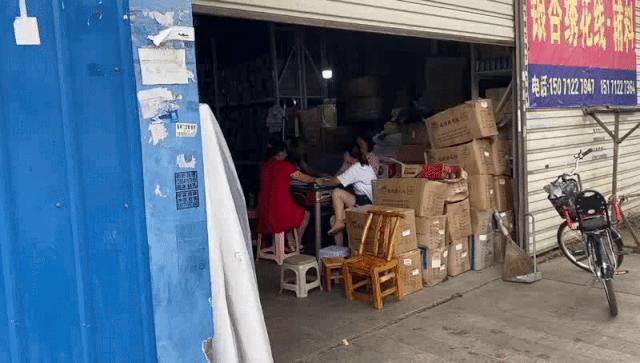 为了发条九宫格朋友圈，我花了330块钱还差点逼疯一个摄影师