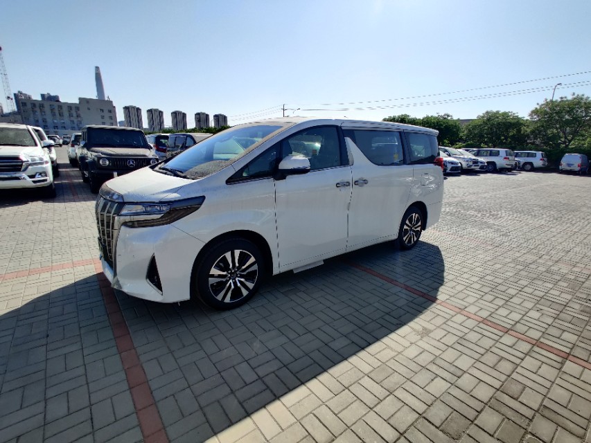 丰田保姆车埃尔法,日系保姆车埃尔法