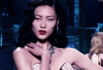 男性肩宽好看还是肩窄好看,男人肩宽好看还是肩窄好看