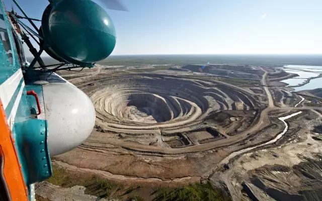 在南非买两克拉的钻石大概多少钱,买钻石一般都买大的