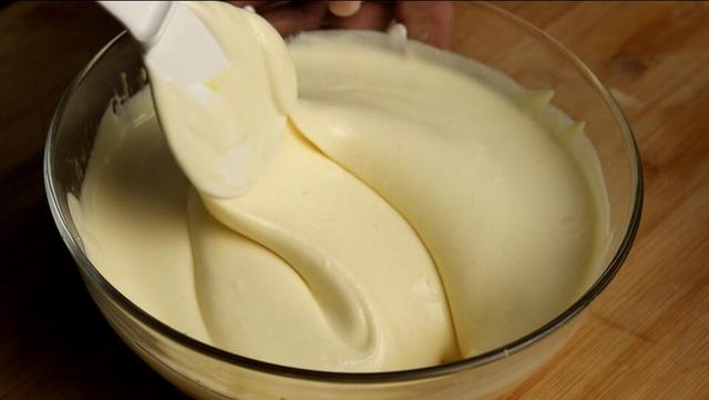 电饭煲做蛋糕开盖就回缩,电饭煲蛋糕为什么一开盖就回缩