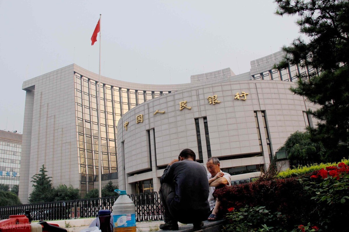 信用卡费率0.6怎么借10000一个月,信用卡年化利率低多少