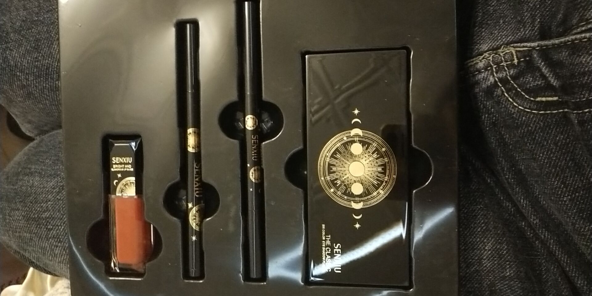 38岁黄圣依秀恩爱,黄圣依两个人是亲的吗