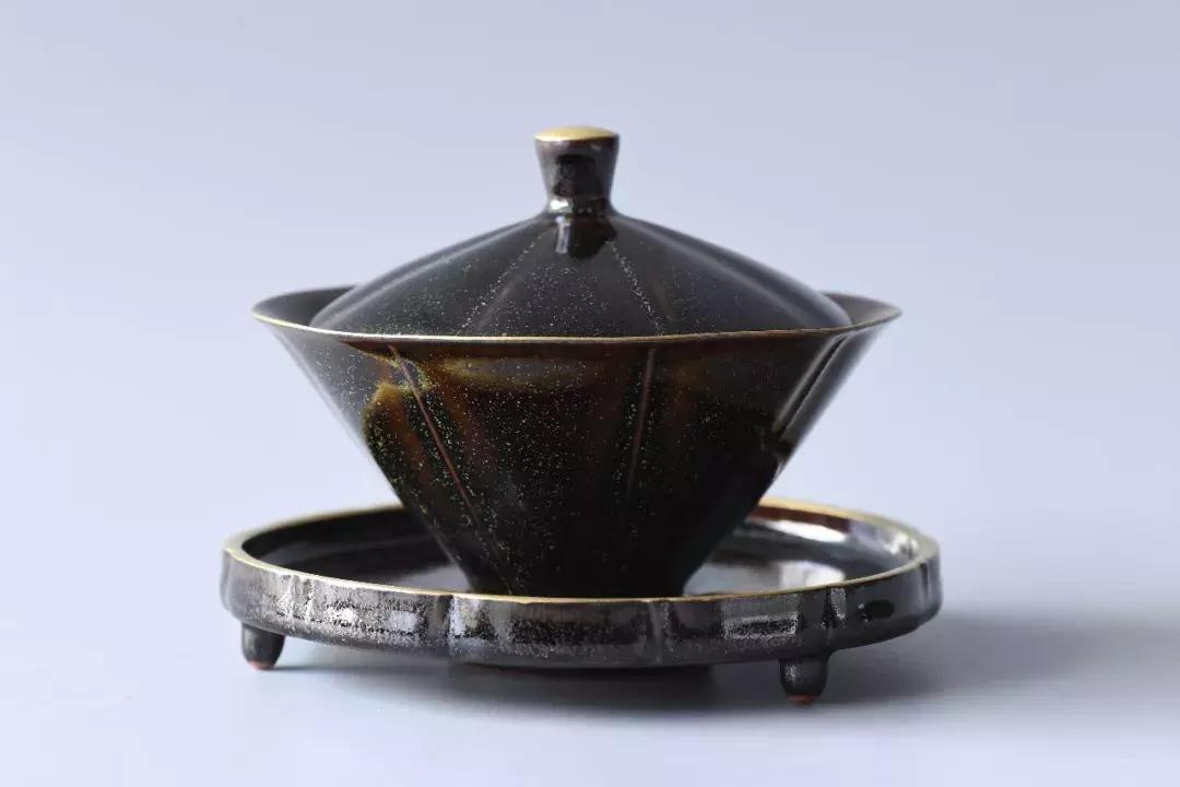 跨界人物伍一洵，放下名利场的牵绊，用器物与世界对话