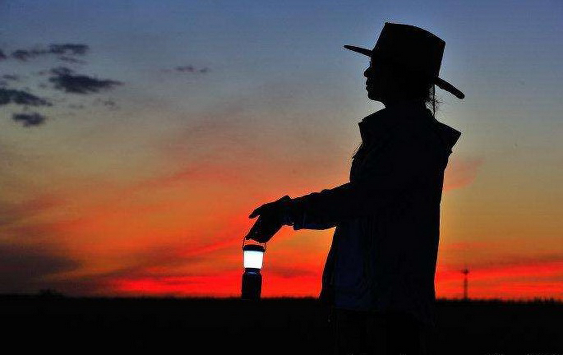 路灯的历史变迁简述,你知道路灯是怎么发明的吗