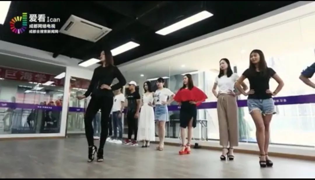 闻香识女人探戈舞曲bgm,歌曲闻香识女人简评