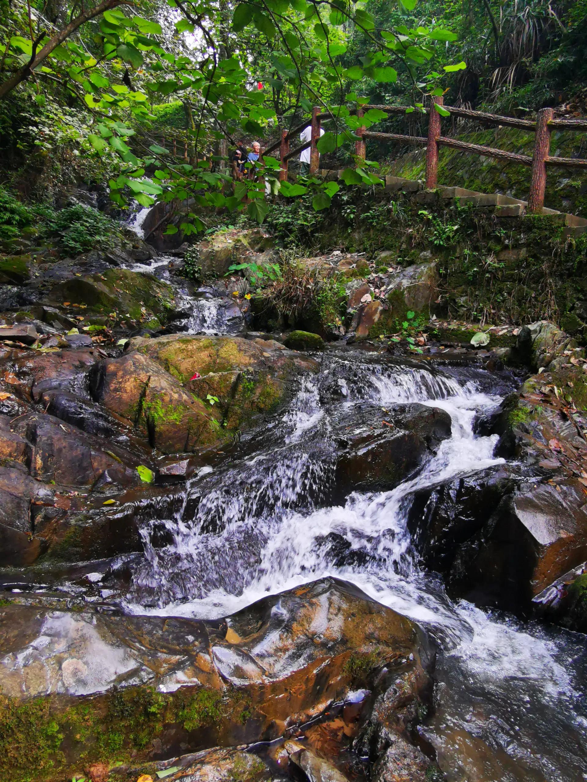 阁皂山为什么被称为第三十三福地,阁皂山是谁御赐的福地