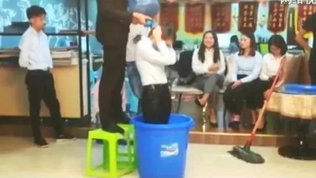 员工生吃泥鳅的后果,员工被罚吃泥鳅后续