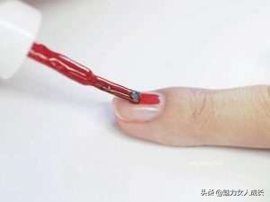 初学美甲步骤及教程,美甲教程入门零基础学自己做美甲