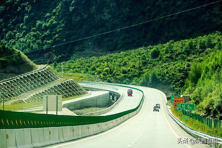 西藏西措旅行,行摄巴松措图片