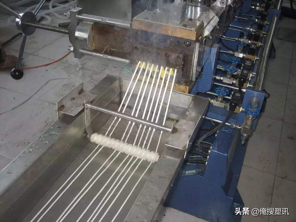 塑料颗粒造粒老是断线怎么回事,塑料造粒中的黑点