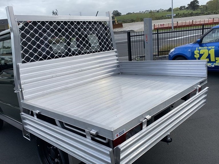 吉姆尼小皮卡二手多少钱,最新吉姆尼皮卡版报价