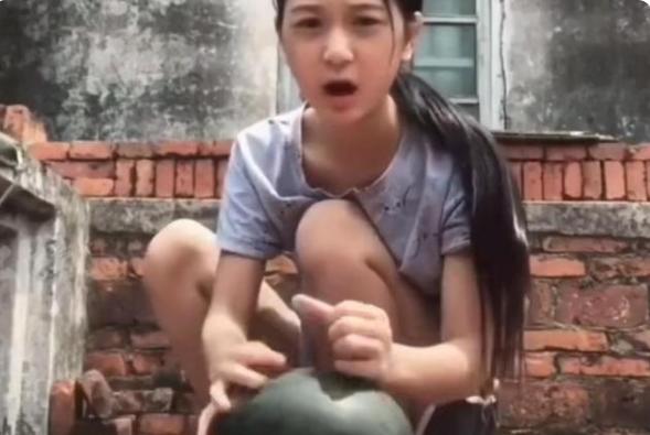 广东美女13岁做服务员，17岁创业，23岁全款买7套房，是真的吗？