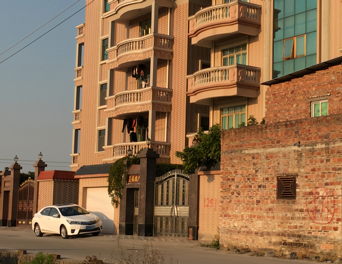 过年回老家开什么车原声,过年开豪车回农村第一视角