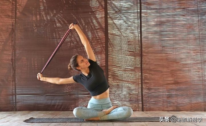 初学练瑜伽从第1步练起怎么练,初学者练瑜伽要怎么样练