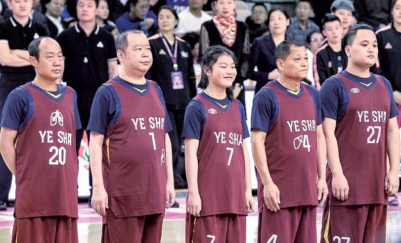 向世界推荐！中国国际电视台报道郑报集团冬呱视频《一个人的篮球队》