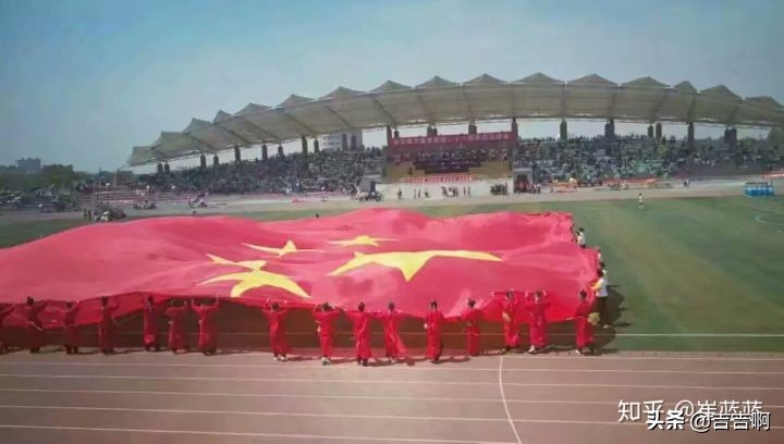 在东北吃饭是一种什么体验,跟东北人吃饭是什么体验