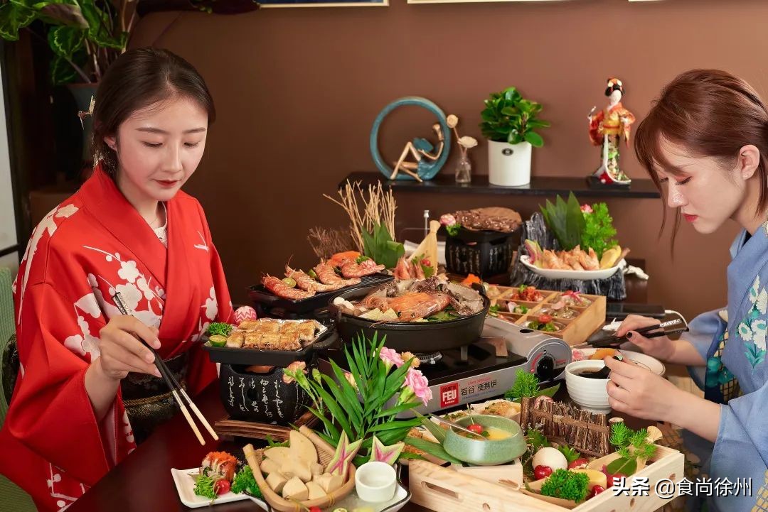 徐州张柏芝一秒到日本?其实正在吃日料,和服免费穿,过足cos瘾