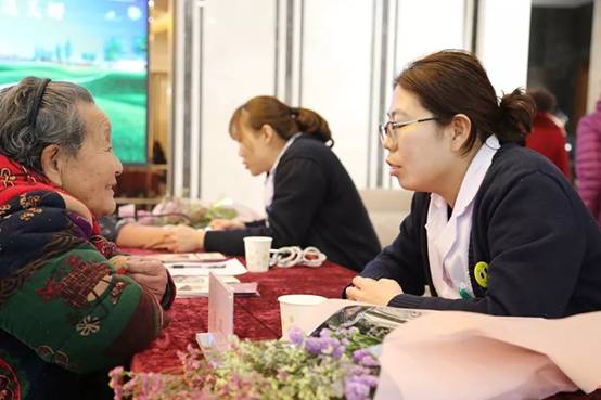 碧源月湖你放在心里的感谢她Get不到，今天就说出来吧