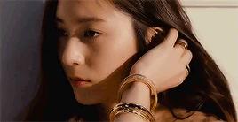 月薪4千买2万的包好吗,月薪4千买个2万的包该离婚吗